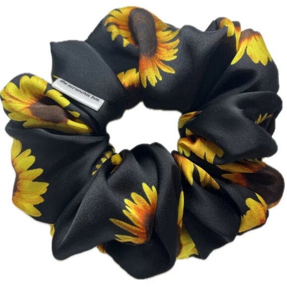 XL Scrunchie- Sun Flower - Picture 1 of 1